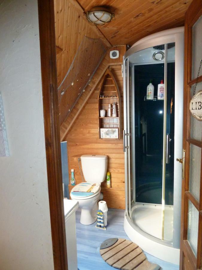 Les Alicourts Guest House Annebault Eksteriør bilde