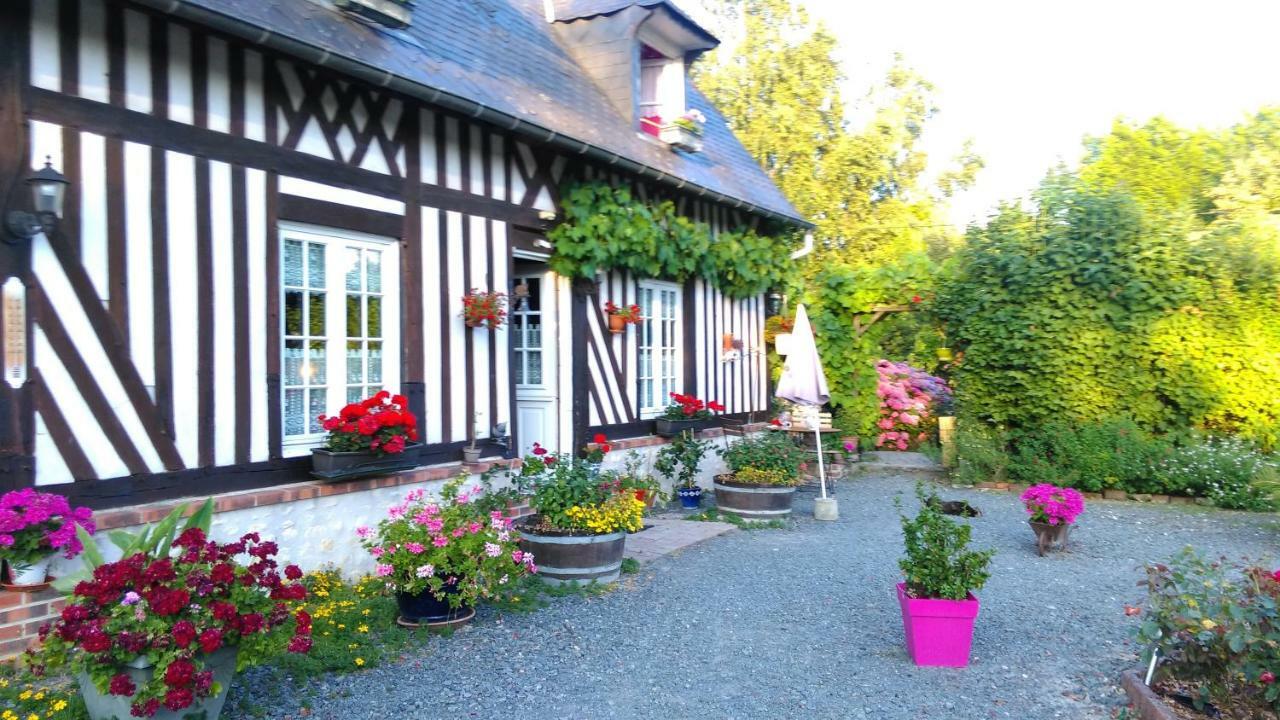 Les Alicourts Guest House Annebault Eksteriør bilde