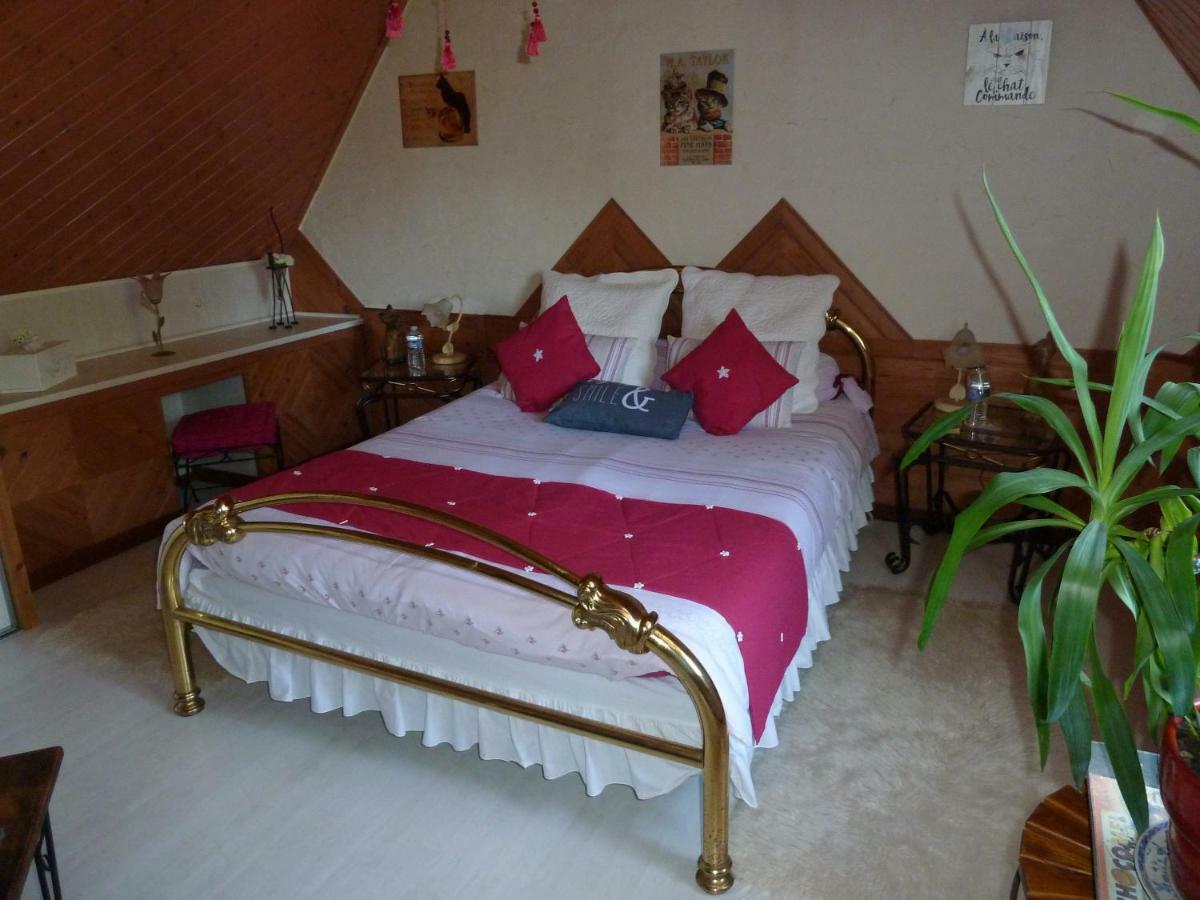 Les Alicourts Guest House Annebault Eksteriør bilde